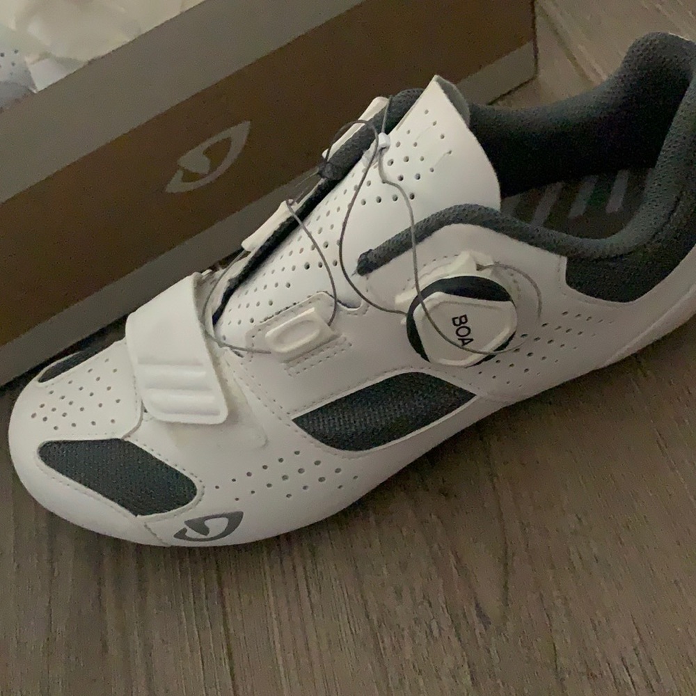 Giro cycling shoes